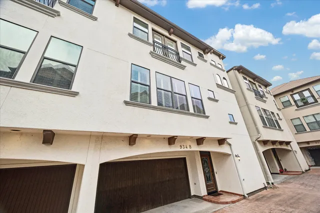 $485,000 | 934 West 22nd Street, Unit B, Houston, TX 77008