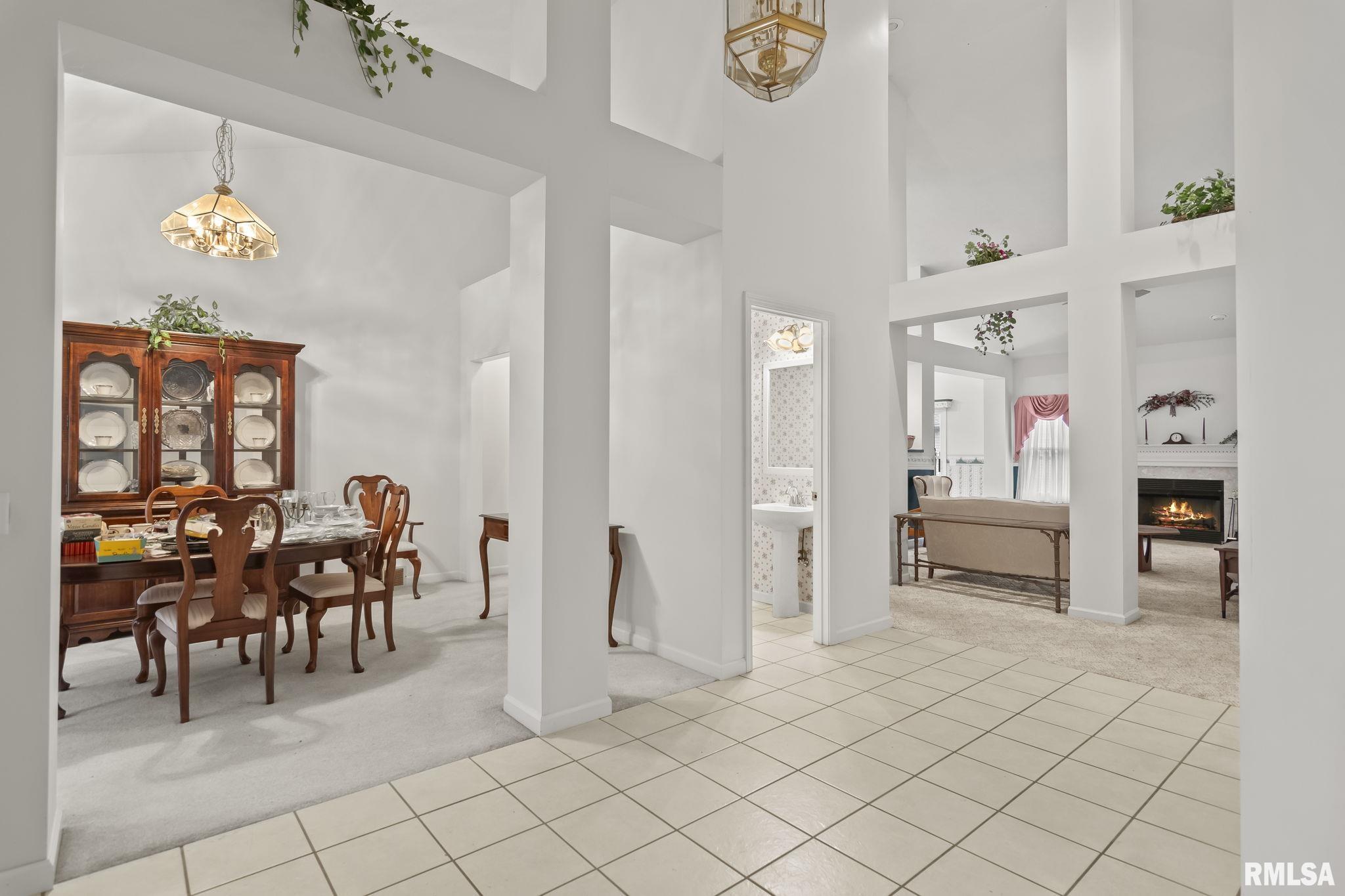 3928 Old Mill Springfield, IL 62711 - Photo 4 of 35