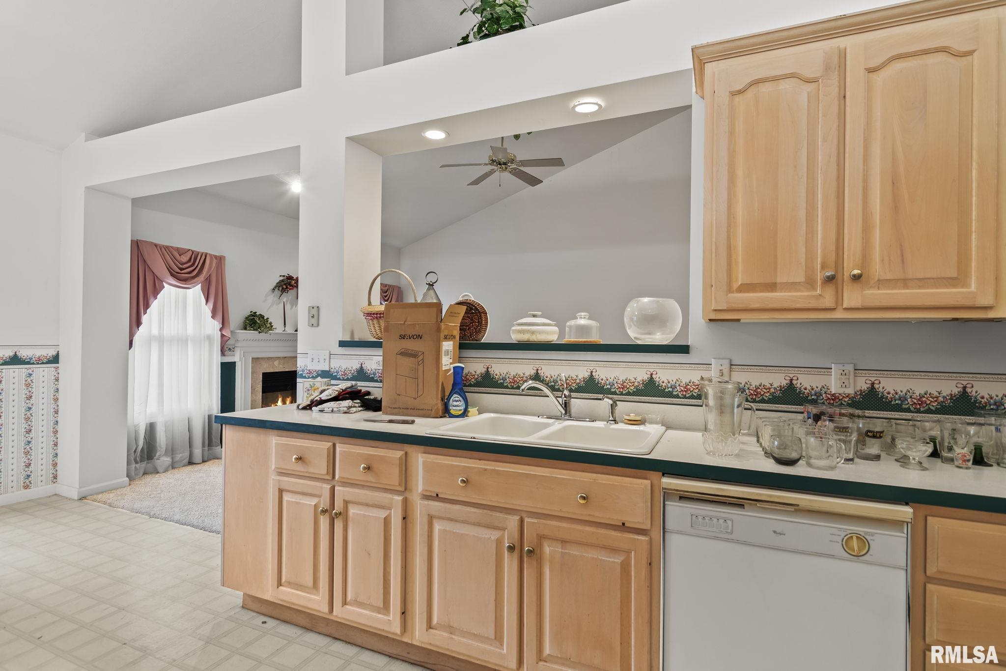 3928 Old Mill Springfield, IL 62711 - Photo 5 of 35