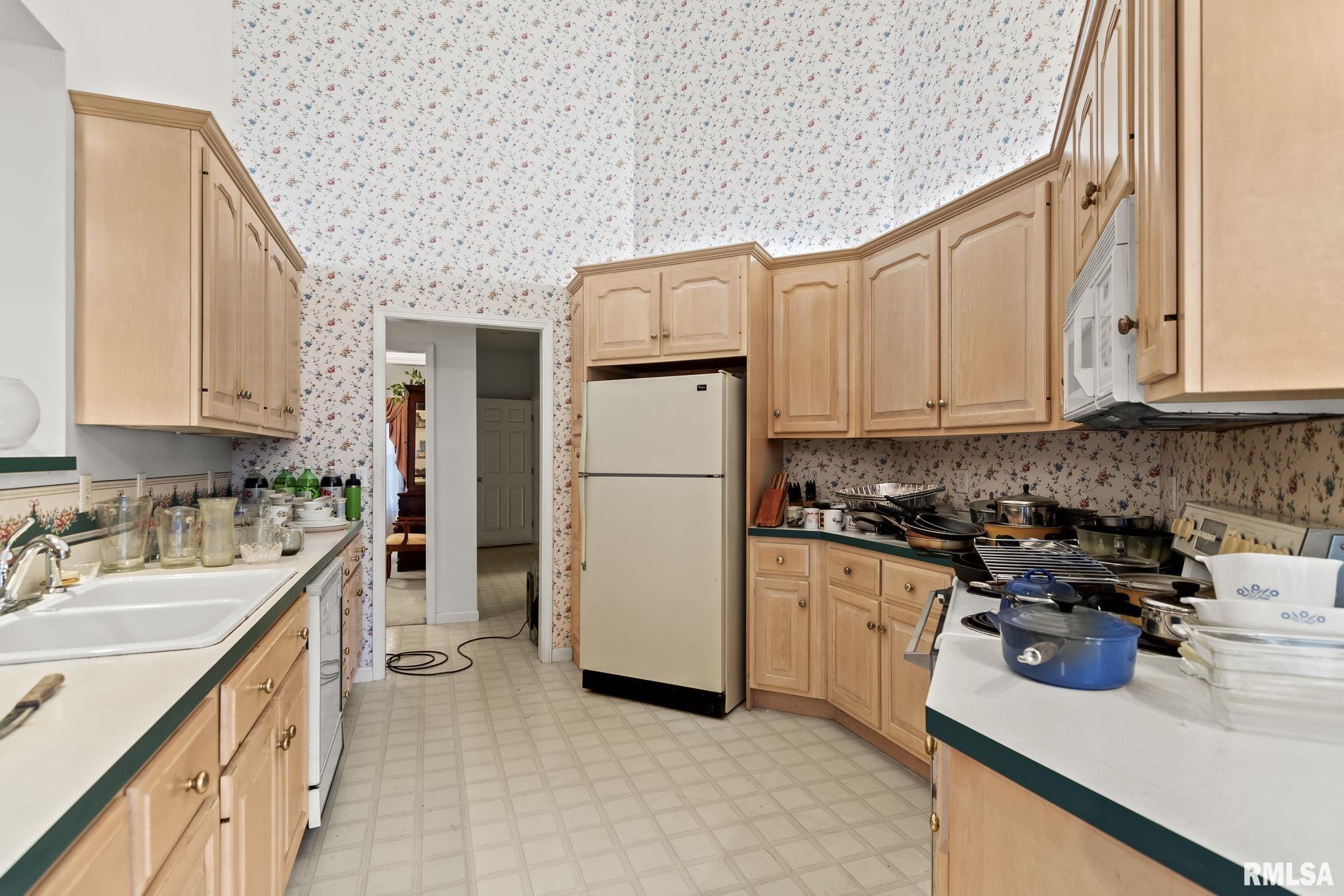 3928 Old Mill Springfield, IL 62711 - Photo 6 of 35