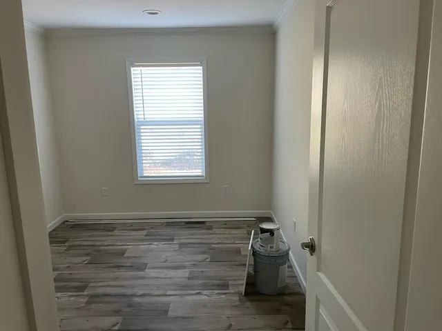 a view of a grassy area