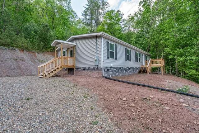 $287,000 | 1000 Mining Town Road, Mountain City, TN 37683