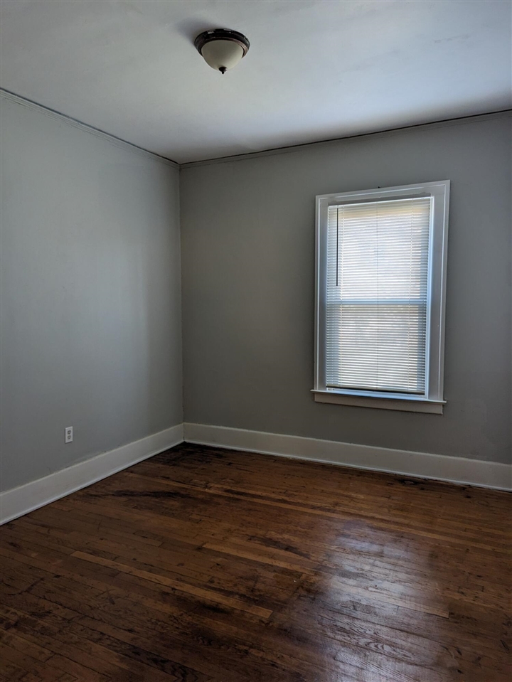 3433 Crane Street, Unit : UPPER Detroit, MI 48214 - Photo 5 of 11