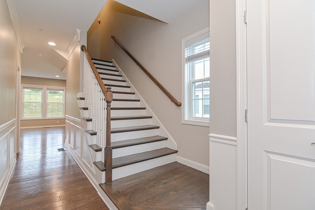 22 Locust Lane, Unit 22 Hopkinton, MA 01748 - Photo 4 of 33