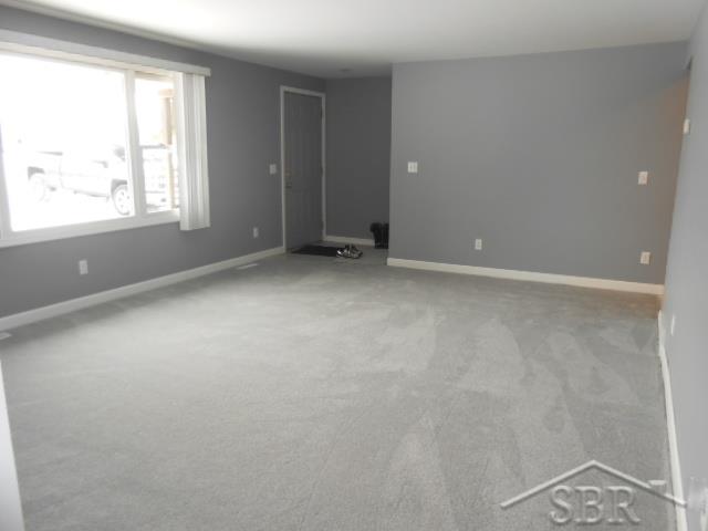 6805 Midland Road Freeland, MI 48623 - Photo 6 of 14 Living Room