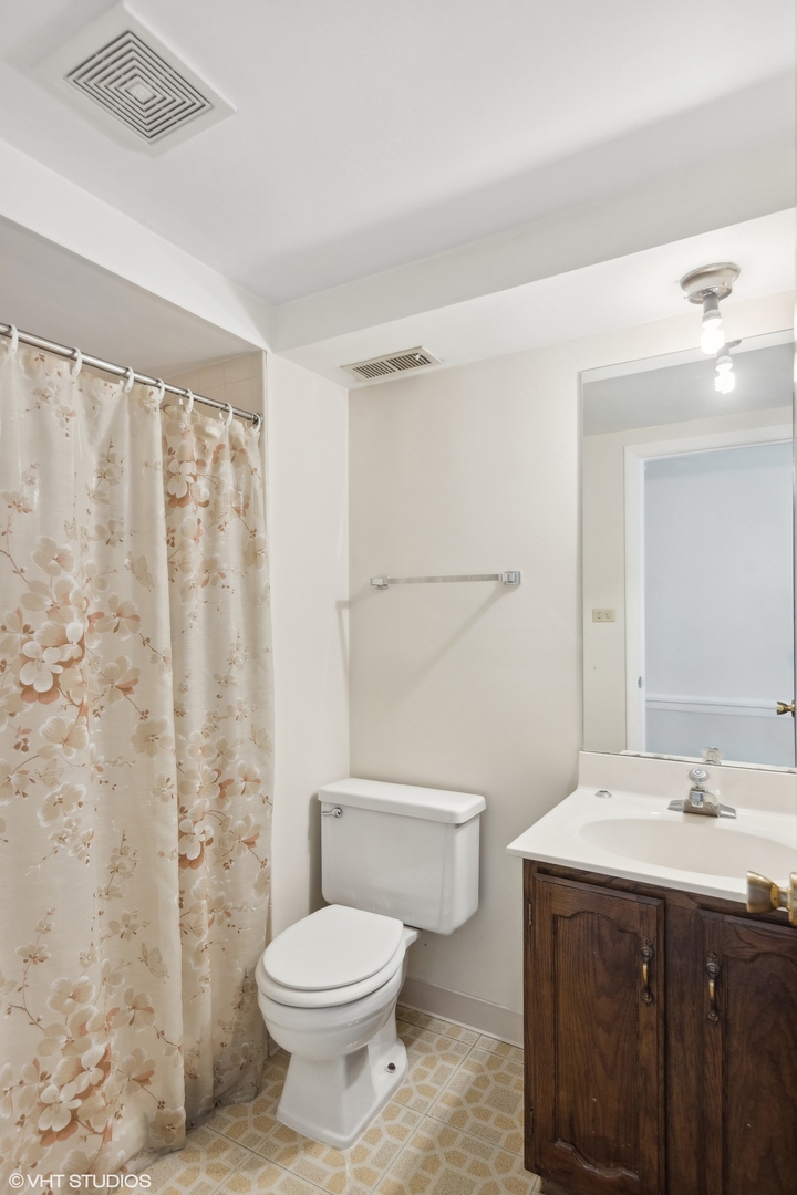 115 Regency Drive Lombard, IL 60148 - Photo 18 of 23