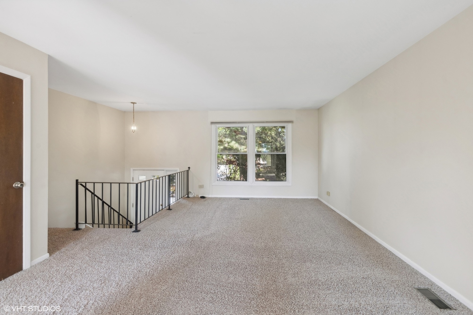 115 Regency Drive Lombard, IL 60148 - Photo 2 of 23