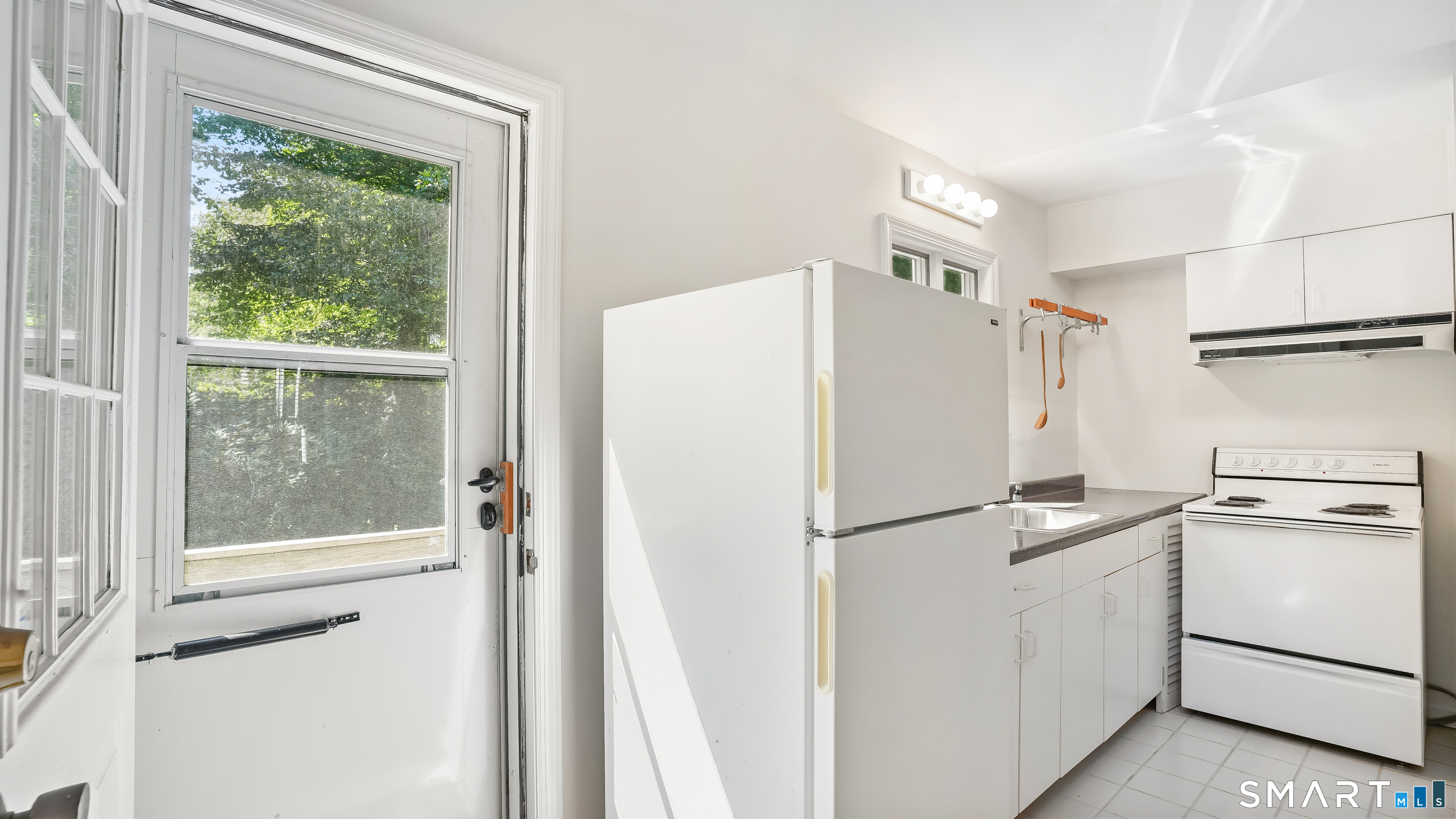 106 Spoonwood Road Wilton, CT 06897 - Photo 19 of 36 Gallery Image 19