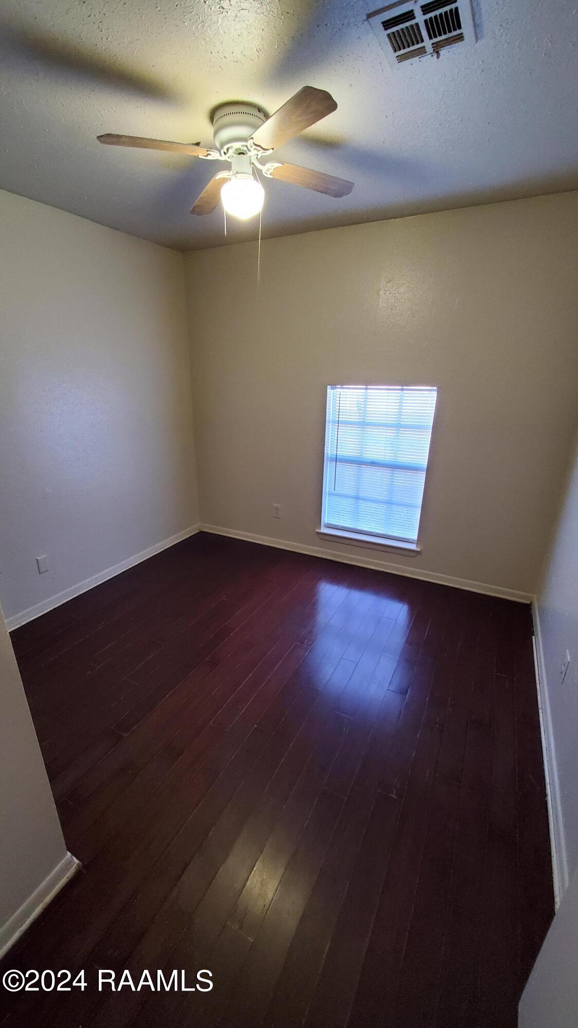 326 Guidry Road Lafayette, LA 70503 - Photo 4 of 11 20240117_125654