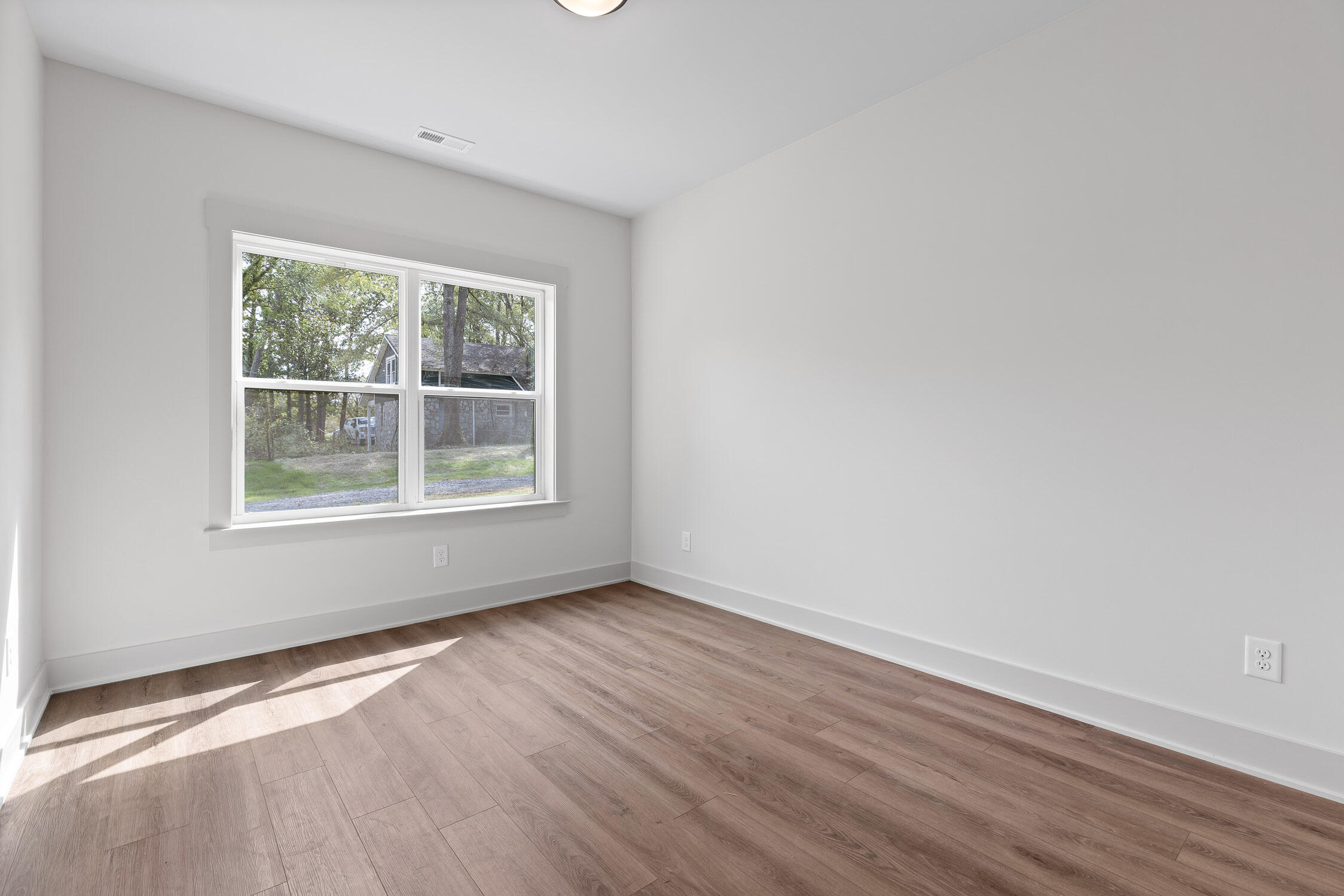 715 Donaldson Road East Ridge, TN 37412 - Photo 11 of 33 08-Donaldson-7