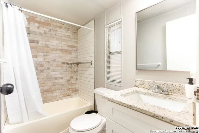 $1,250 | 161 Water Street, Unit A, Pipe Creek, TX 78063