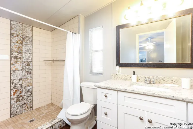 $1,250 | 161 Water Street, Unit A, Pipe Creek, TX 78063