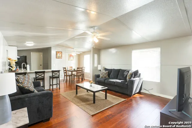 $1,250 | 161 Water Street, Unit A, Pipe Creek, TX 78063