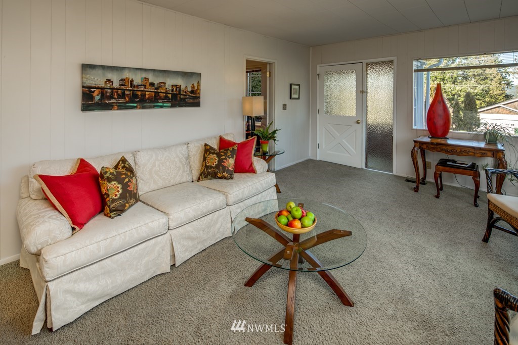 4512 Cable Street Bellingham, WA 98229 - Photo 3 of 25 Gallery Image 3