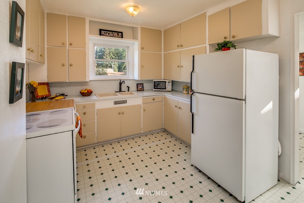 4512 Cable Street Bellingham, WA 98229 - Photo 8 of 25 Gallery Image 8