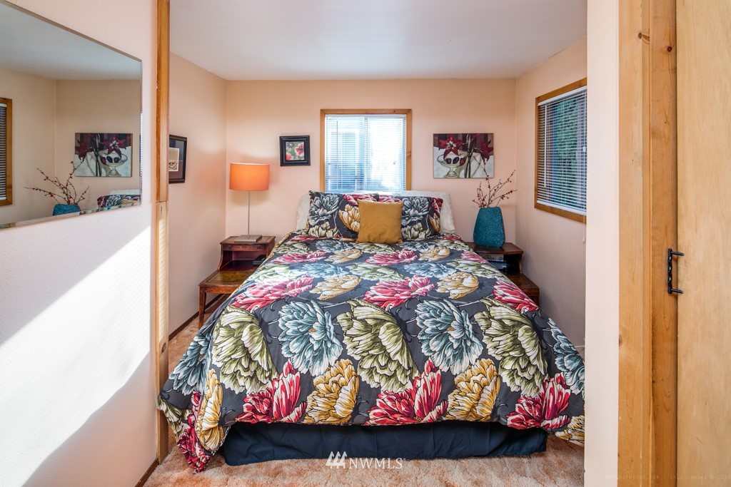 4512 Cable Street Bellingham, WA 98229 - Photo 9 of 25 Gallery Image 9