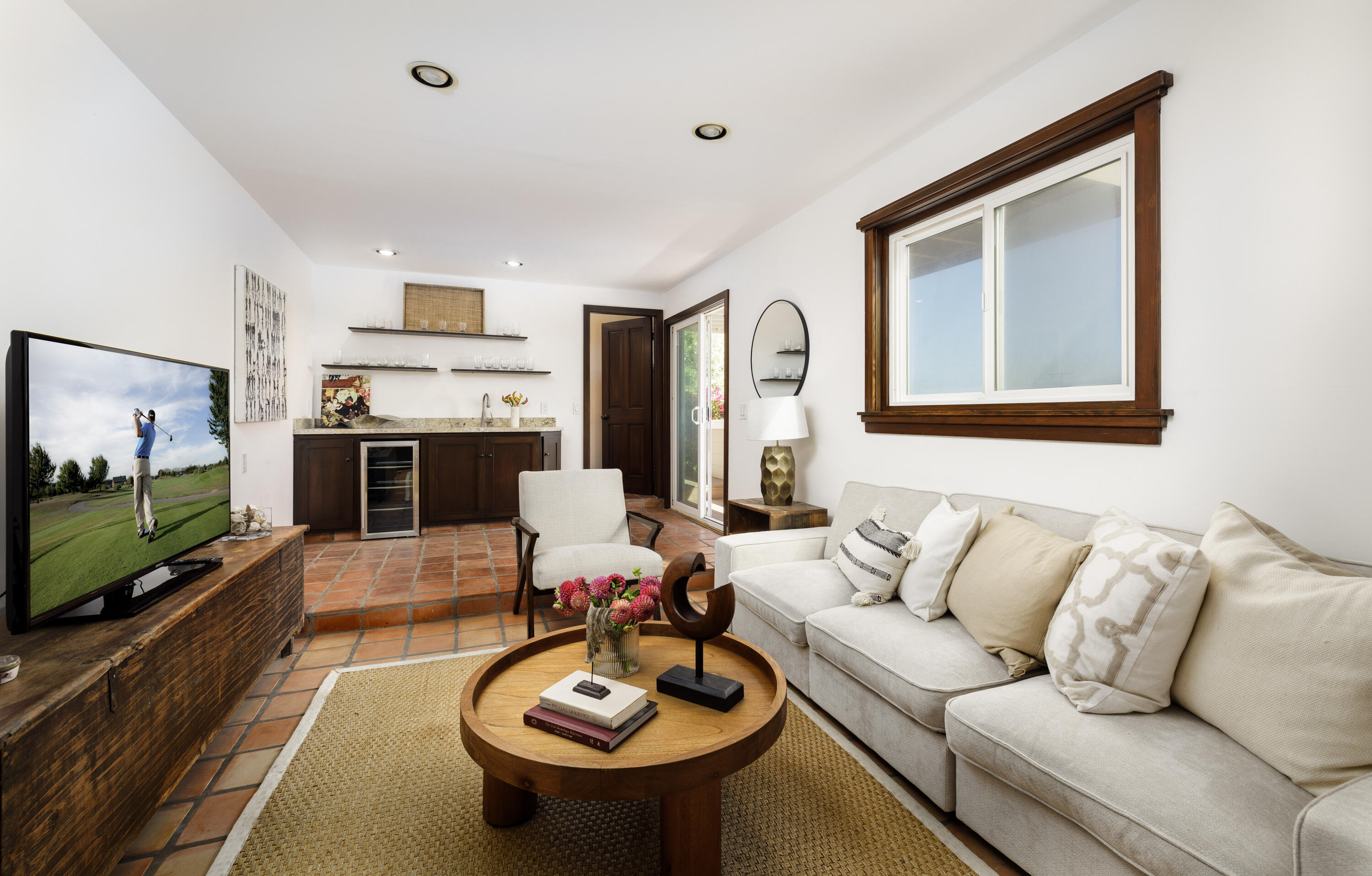 425 Fellowship Road Santa Barbara, CA 93109 - Photo 13 of 20 Family Room / Den