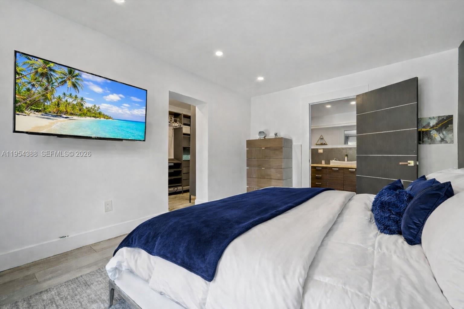 1041 Northwest 73rd Street Miami, FL 33150 - Photo 10 of 18