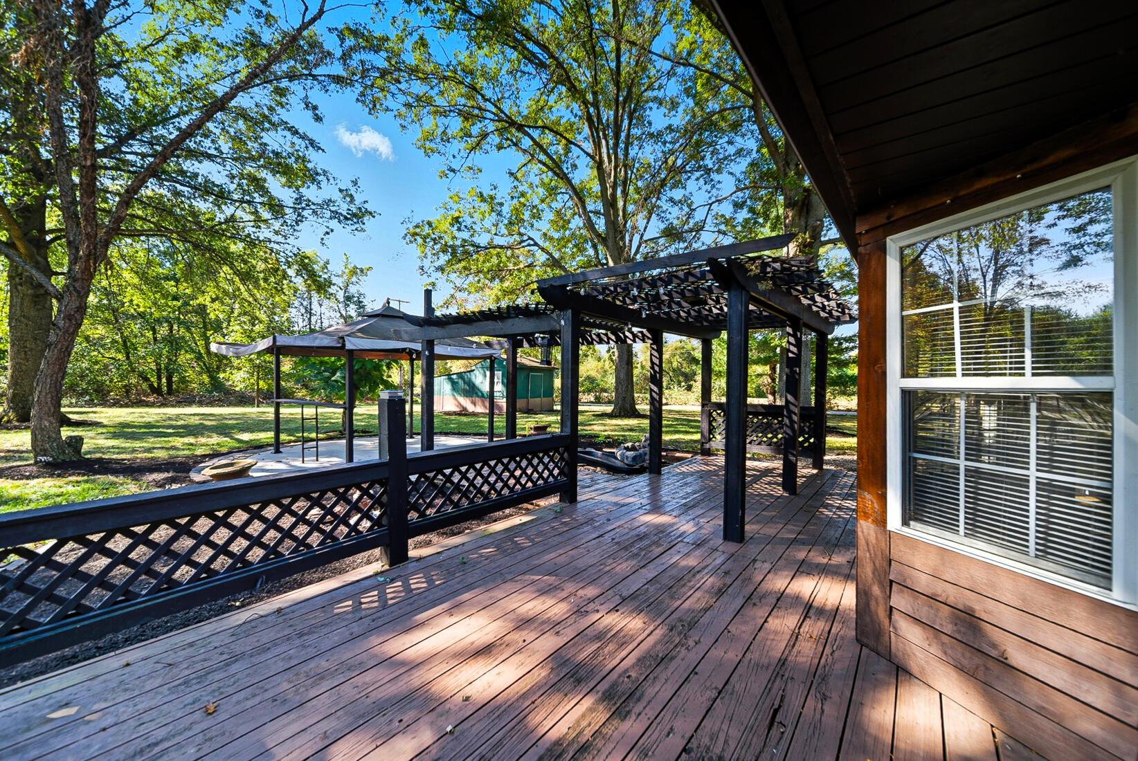 6355 Taylor Road Columbus, OH 43230 - Photo 33 of 73 Deck..