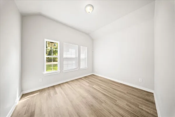 $2,000 | 1624 East Collin Street, Corsicana, TX 75110