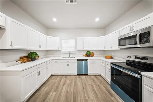 $2,000 | 1624 East Collin Street, Corsicana, TX 75110