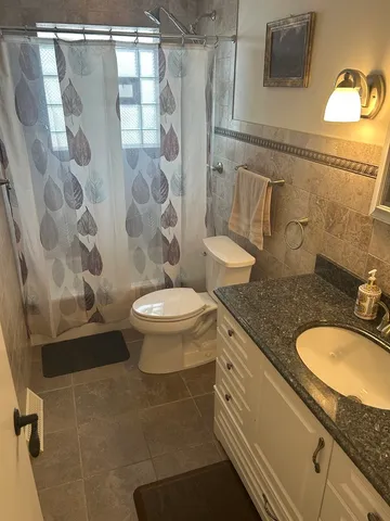 $549,000 | 4726 North Winchester Avenue, Unit F, Chicago, IL 60640