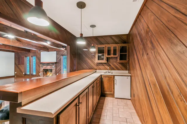 $460,000 | 1040 Anderson Drive, Paris, TN 38242