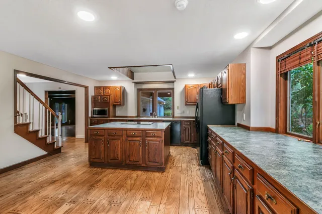 $460,000 | 1040 Anderson Drive, Paris, TN 38242