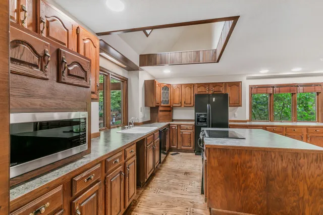 $460,000 | 1040 Anderson Drive, Paris, TN 38242