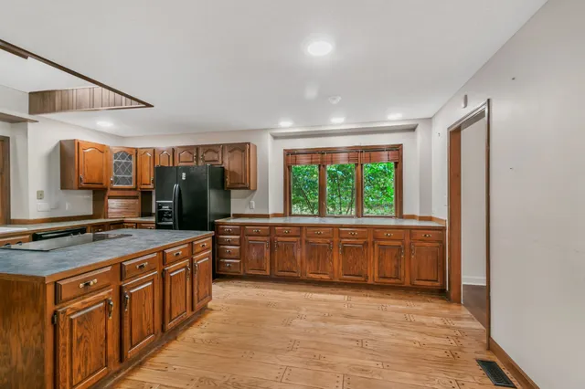 $460,000 | 1040 Anderson Drive, Paris, TN 38242