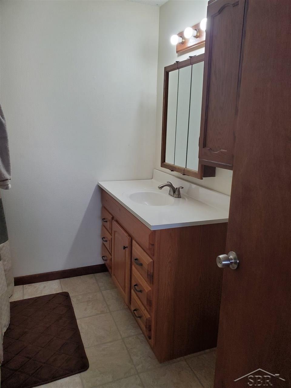 1350 Proper Burton, MI 48529 - Photo 11 of 14 50028523-10.JPG