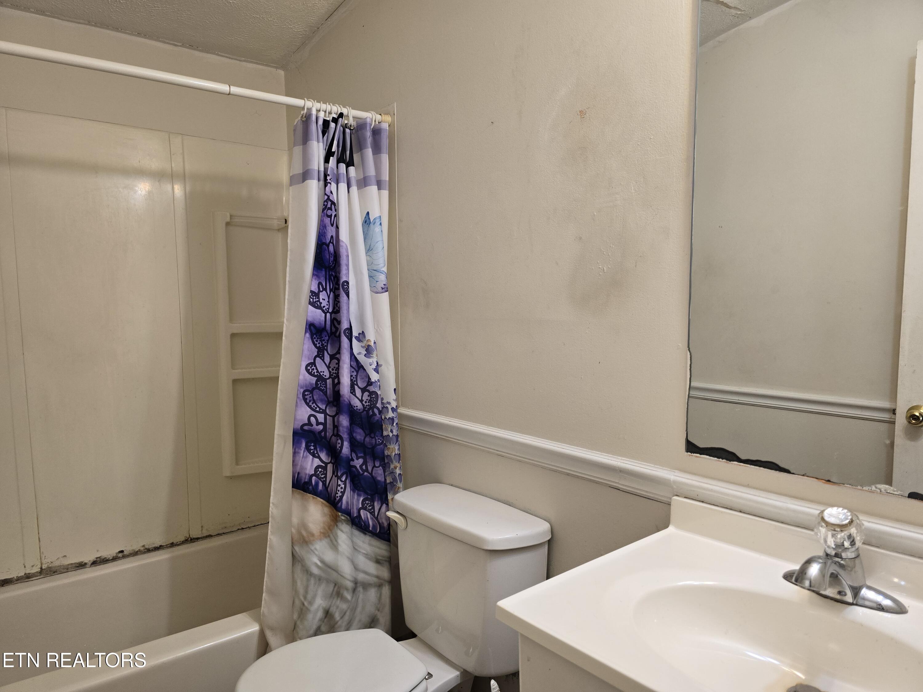 1533 Carroll Road Morristown, TN 37813 - Photo 12 of 34 20250502_154528