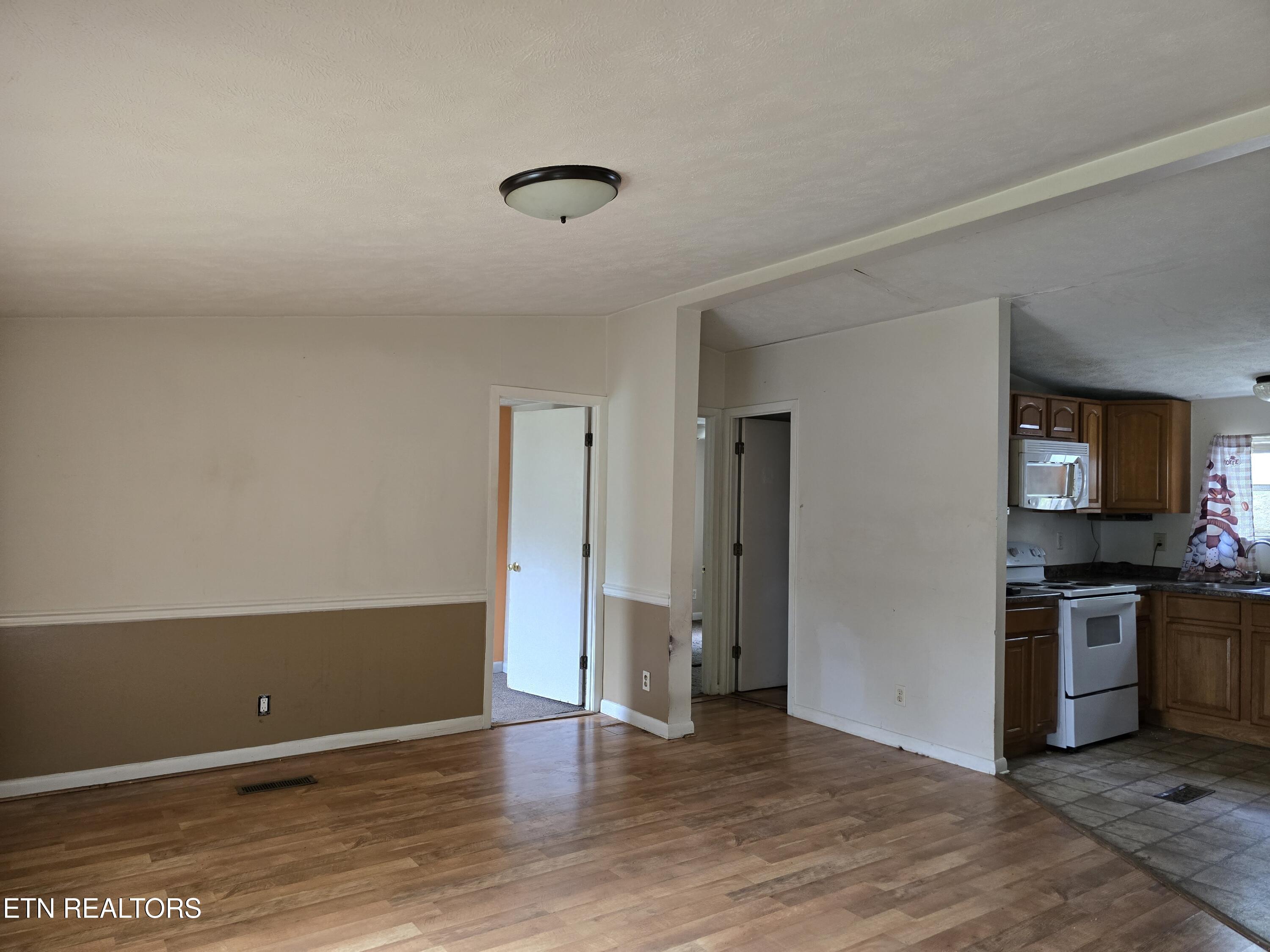 1533 Carroll Road Morristown, TN 37813 - Photo 15 of 34 20250502_154246