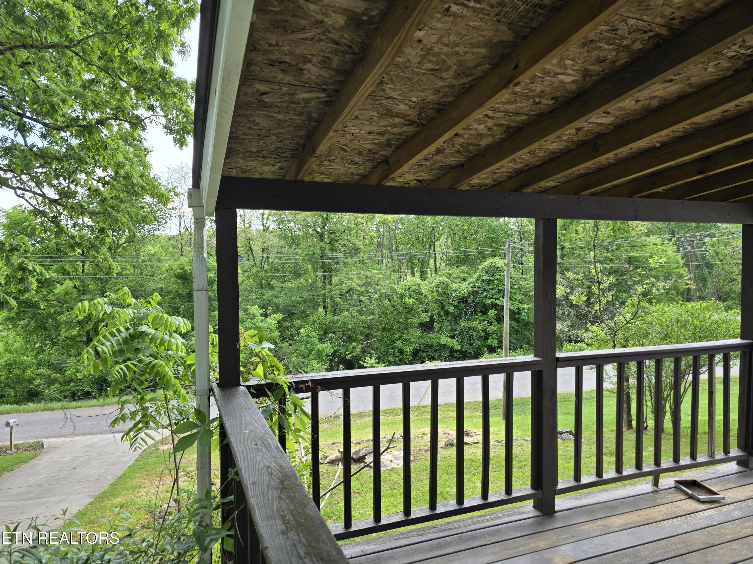 1533 Carroll Road Morristown, TN 37813 - Photo 2 of 34 20250502_153117