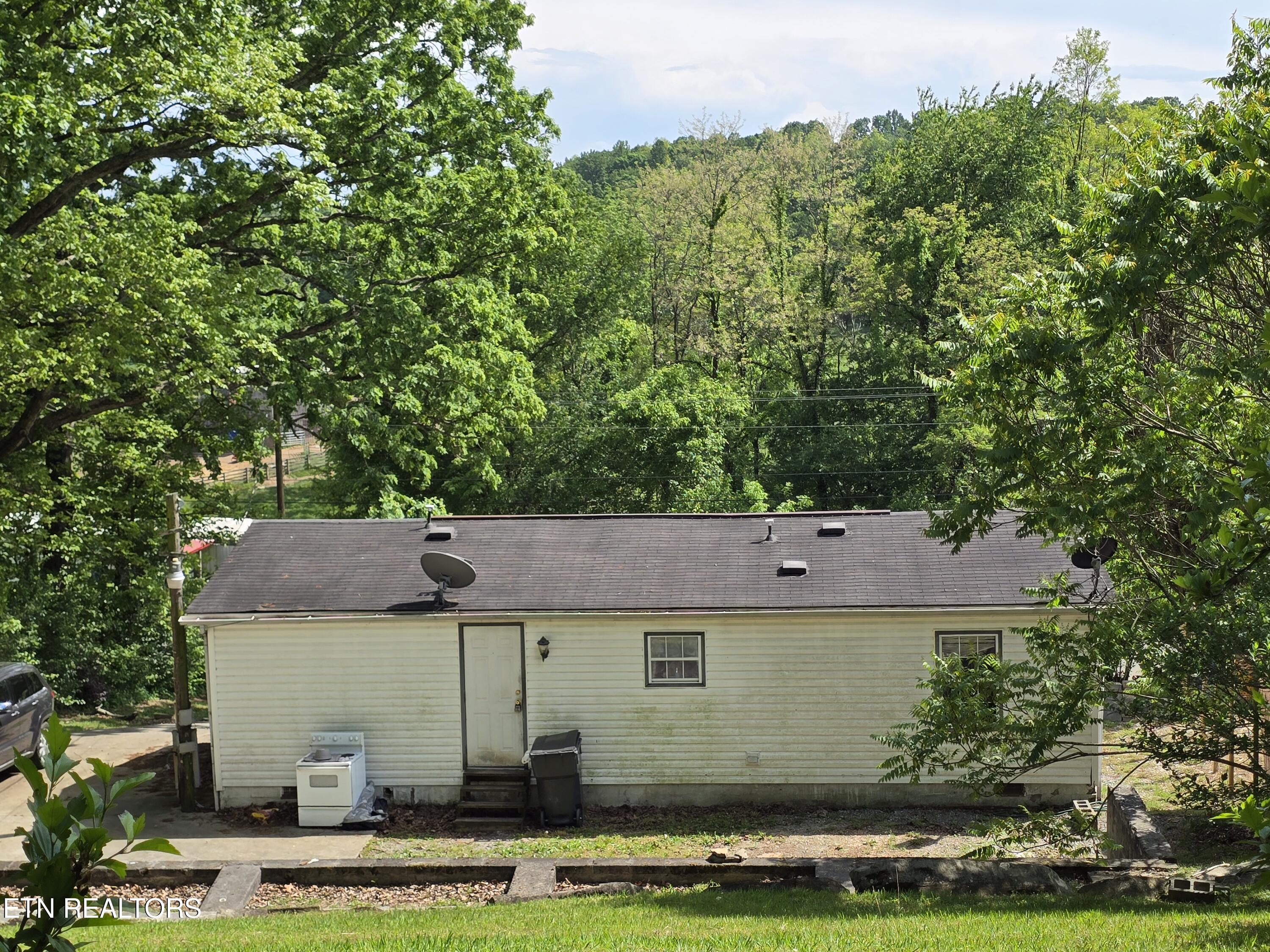 1533 Carroll Road Morristown, TN 37813 - Photo 31 of 34 20250502_155641