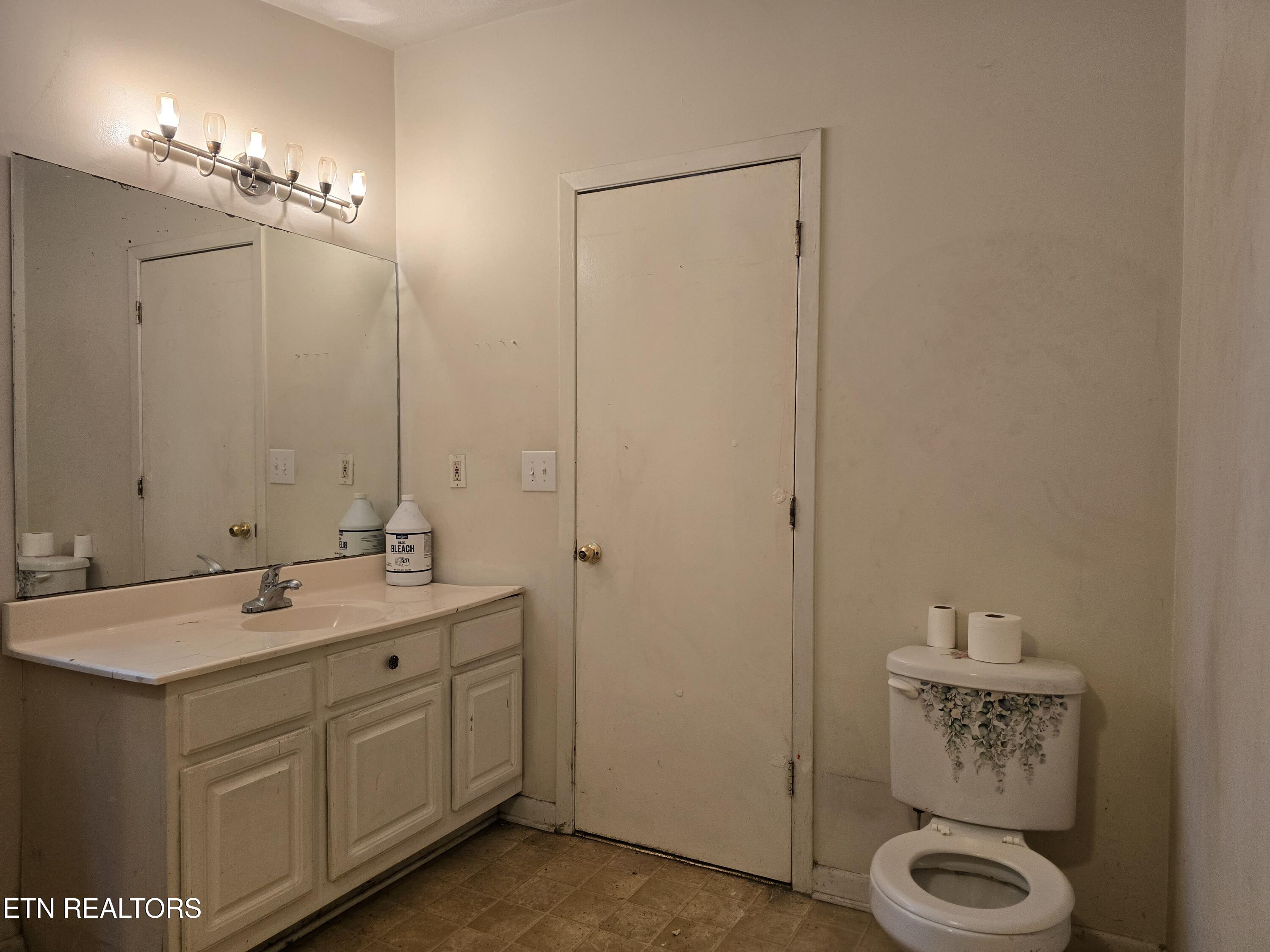 1533 Carroll Road Morristown, TN 37813 - Photo 7 of 34 20250502_153742