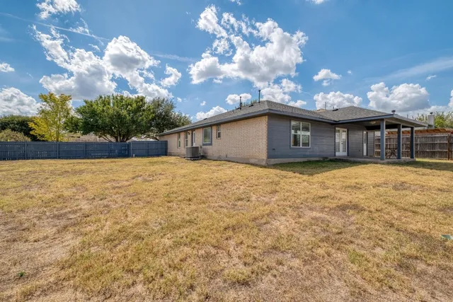 $2,100 | 1204 Delia Chappa Lane, Hutto, TX 78634