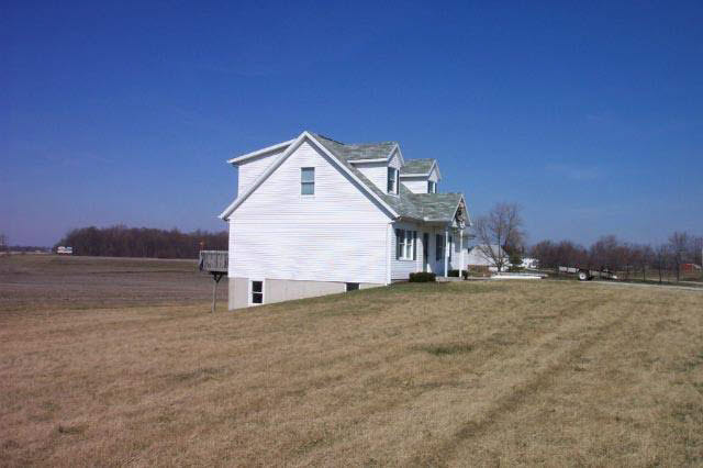 12967 Apple Road Bourbon, IN 46504 - Photo 3 of 3