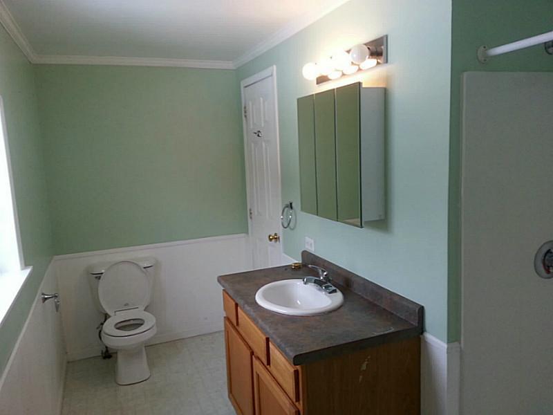 119 E Road Bradford, ME 04410 - Photo 7 of 26 Master Bath/Spa.