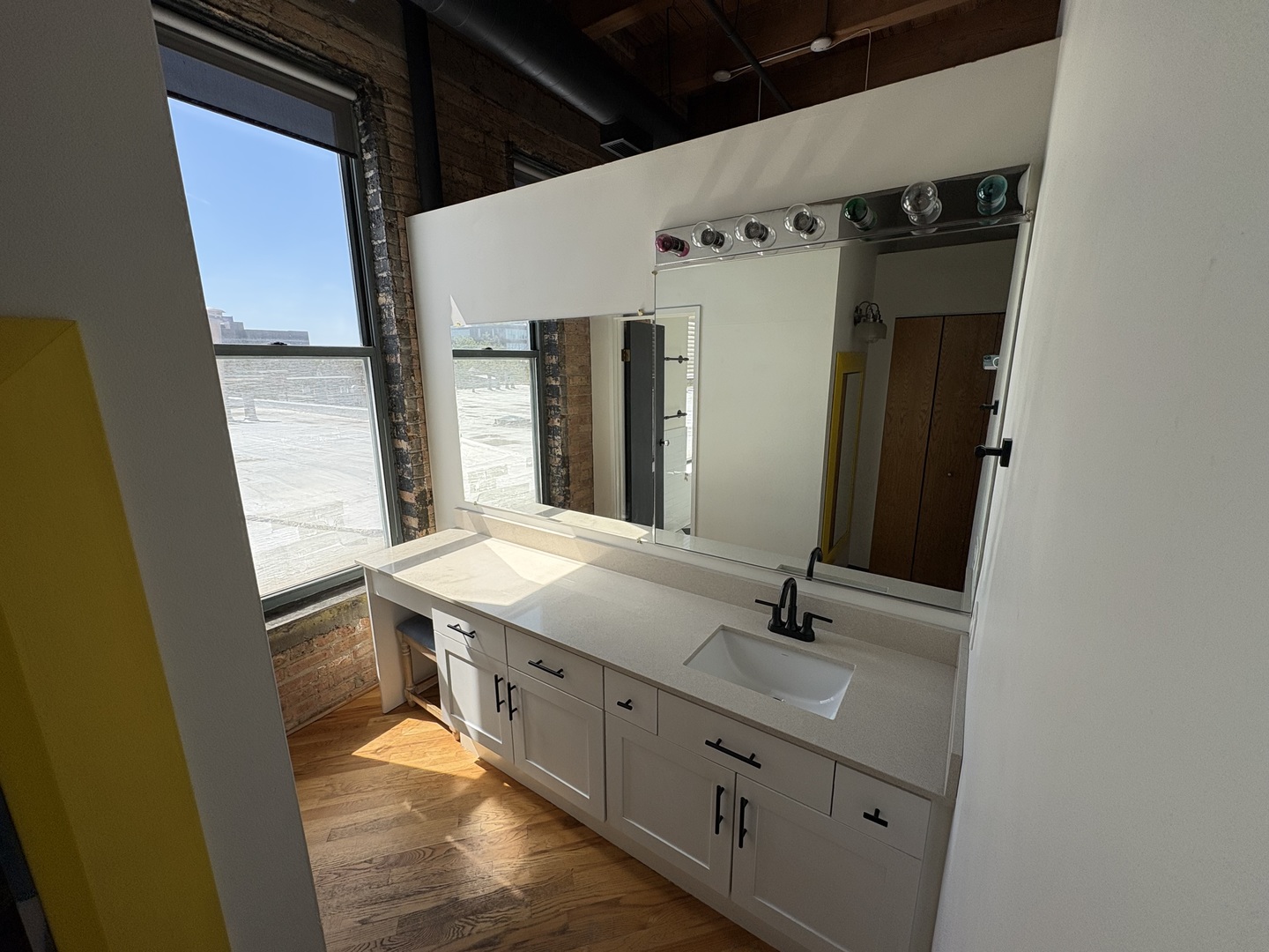1733 West Irving Park Road, Unit 412 Chicago, IL 60613 - Photo 12 of 20