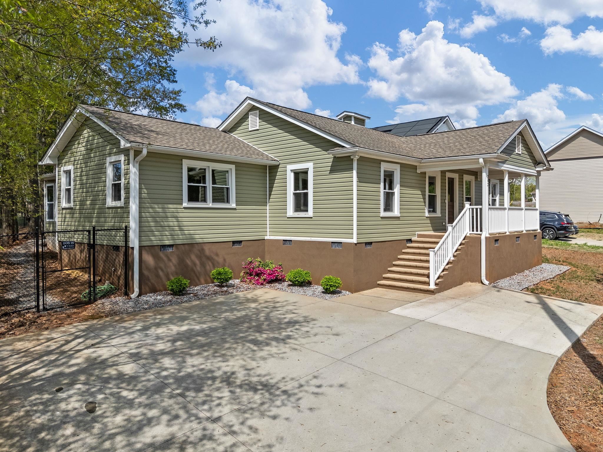242 West Clark Road Inman, SC 29349 - Photo 3 of 46