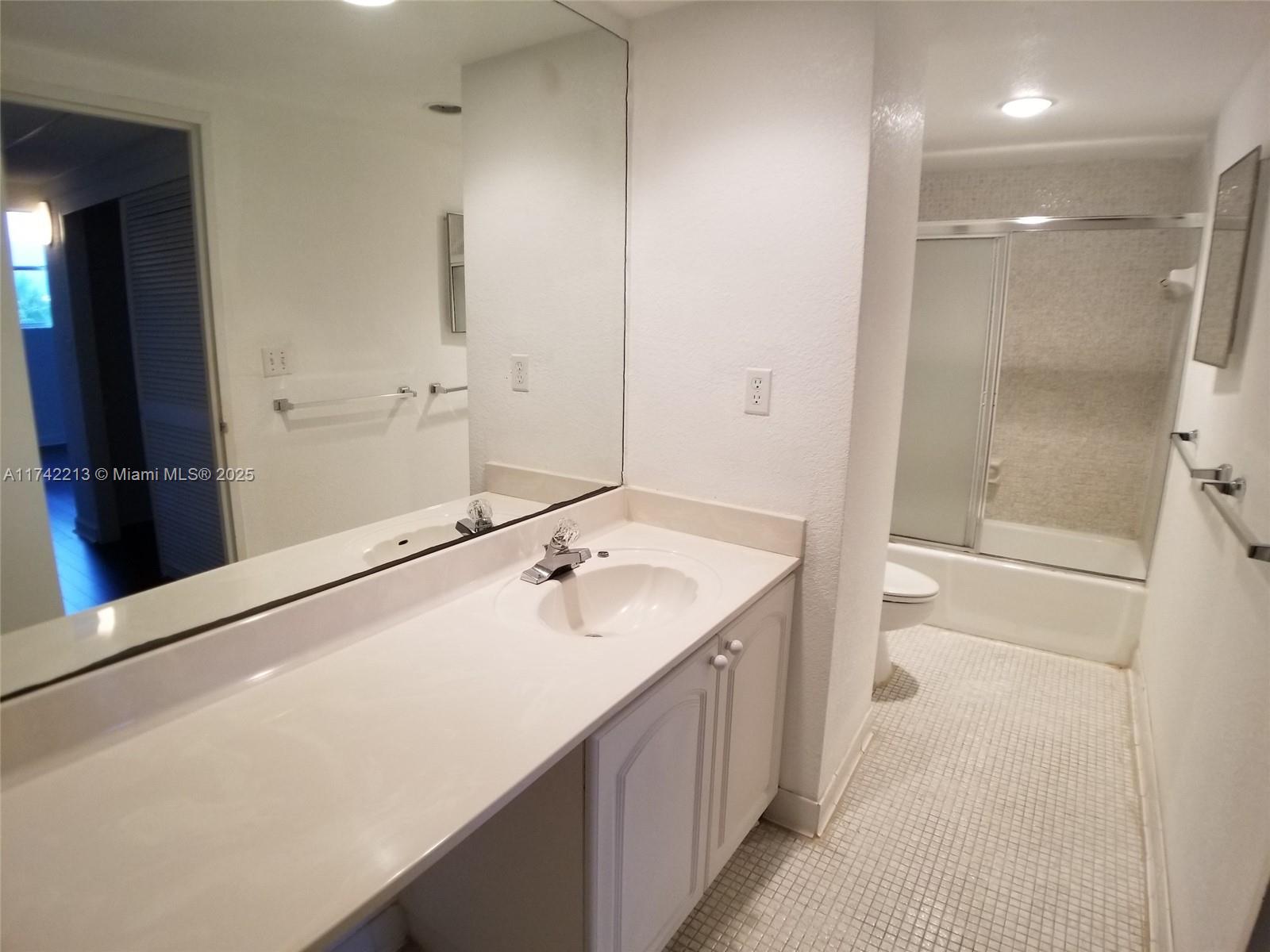 4001 South Ocean Drive, Unit 4H Hollywood, FL 33019 - Photo 19 of 33