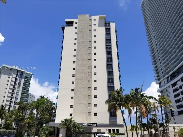 $2,200 | 4001 South Ocean Drive, Unit 4H, Hollywood, FL 33019