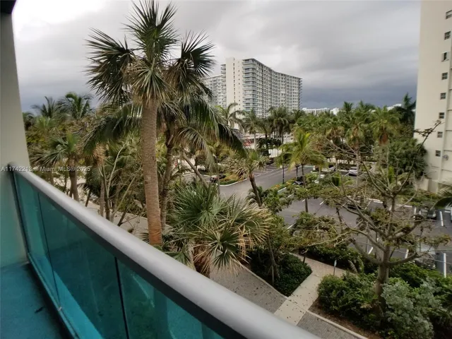 $2,200 | 4001 South Ocean Drive, Unit 4H, Hollywood, FL 33019