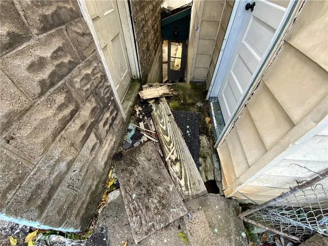 $10,000 | 213 Luella Avenue, Charleroi, PA 15022