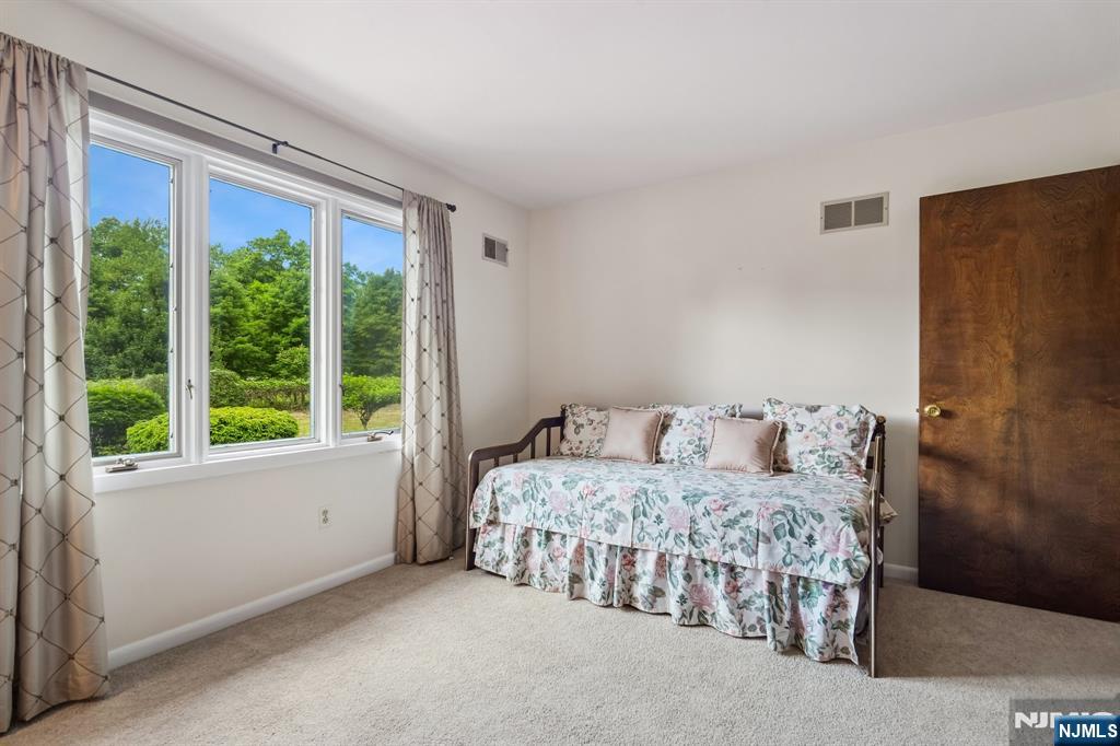 107 Arverne Road West Orange, NJ 07052 - Photo 29 of 50