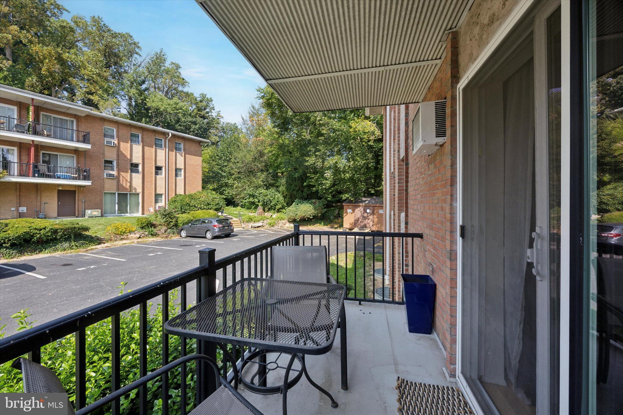 302 River Road, Unit D8 Wilmington, DE 19809 - Photo 16 of 20 Unit Balcony
