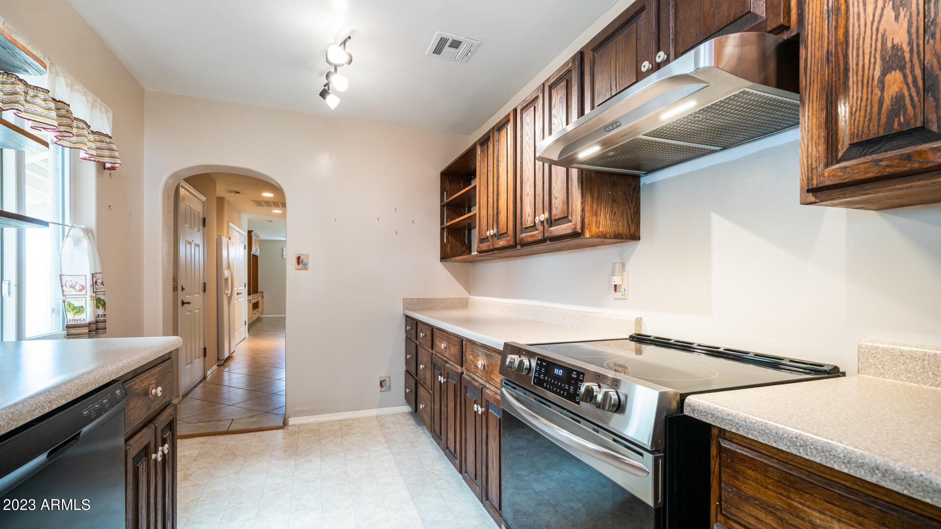2511 East Cheery Lynn Road Phoenix, AZ 85016 - Photo 3 of 24 7
