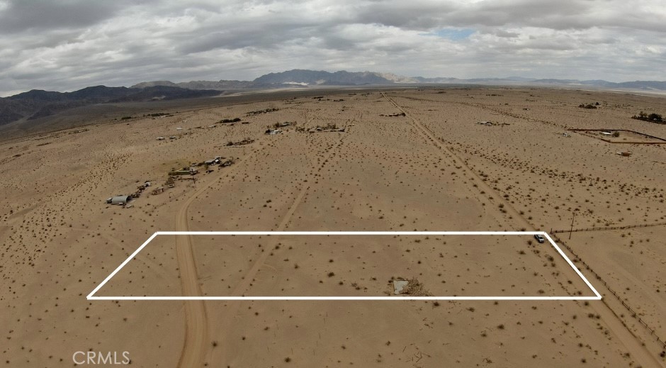 82539 Pipeline Road Twentynine Palms, CA 92277 - Photo 3 of 6 a view of roof