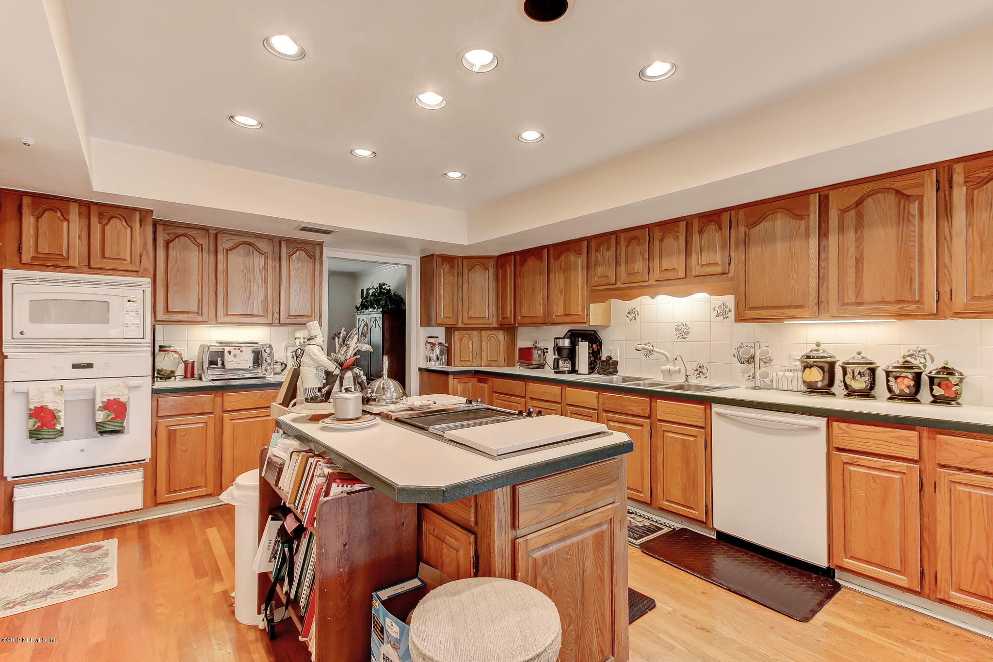 8487 Hollyridge Road Jacksonville, FL 32256 - Photo 22 of 88 Kitchen